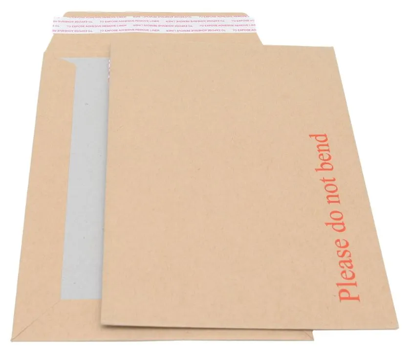 Packaging Now kartonnen envelop board backed